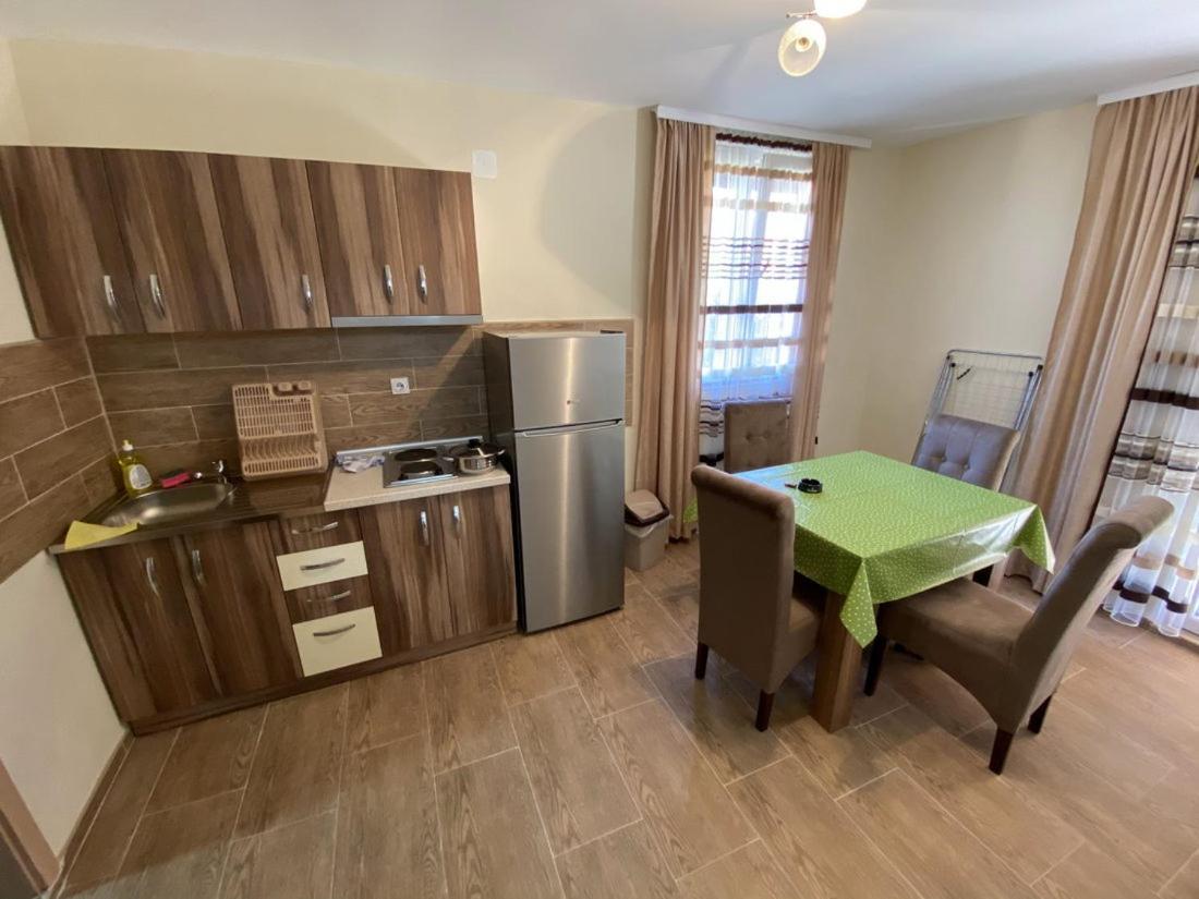 Apartments Zlatko Соко Баня Екстериор снимка